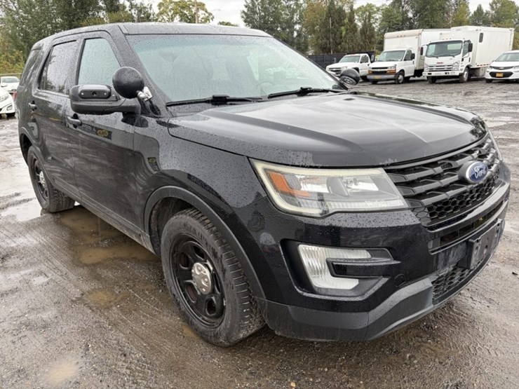 2017-ford-explorer-image-2