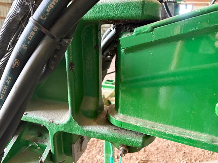 john-deere-1775-image-10