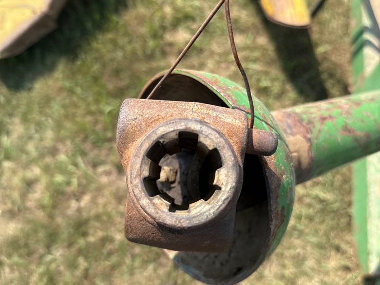 john-deere-34-image-12