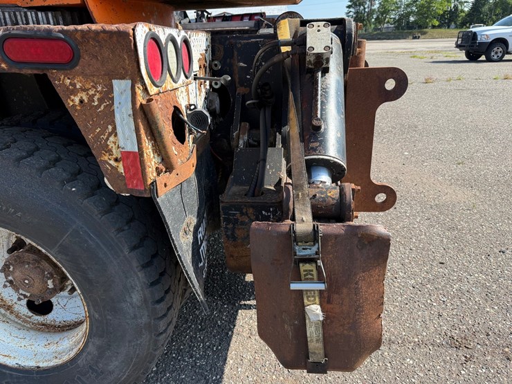 #2470-•-2002-tor-truck-dr-4280-crane-truck-image-29