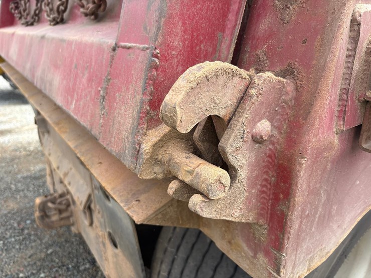 #61388-•-2004-international-5600i-quad-axle-dump-truck-image-57