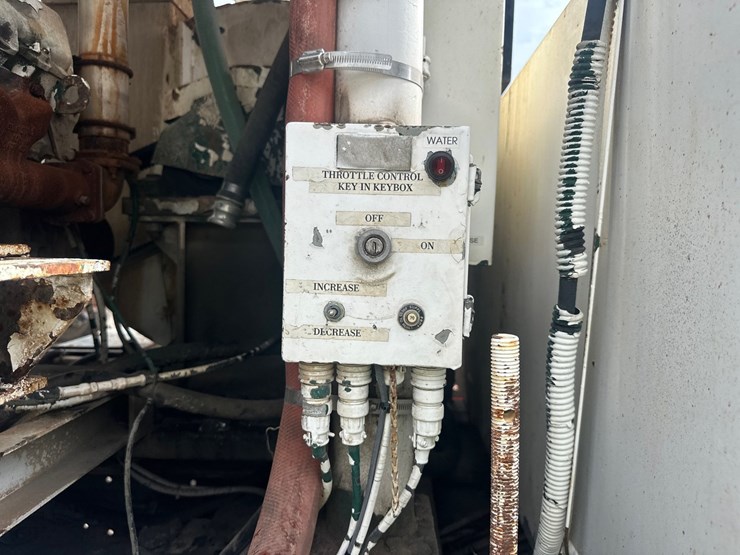 1990-peterbilt-320-image-27