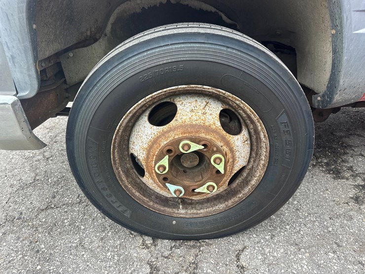2000-gmc-3500-image-58