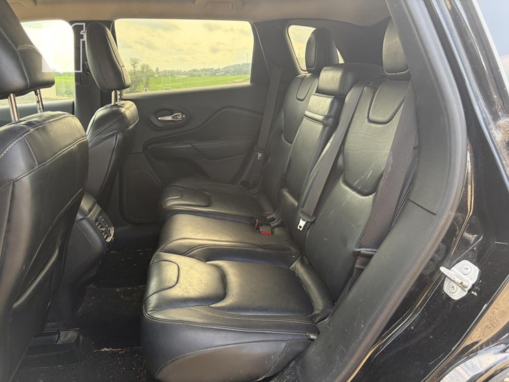 2015-jeep-cherokee-limited-image-6