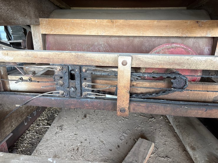 #2915-•-electric-wheat/grain-fanning-mill-trailer-image-9