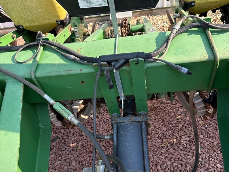 john-deere-7000-image-32