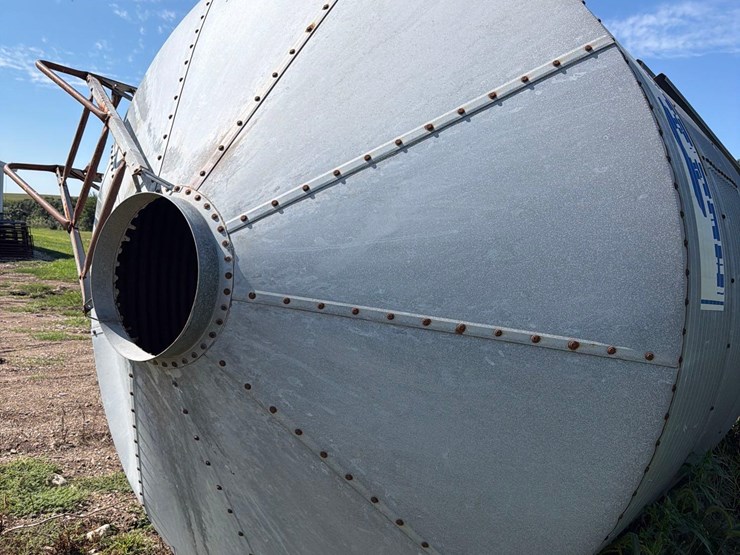 hog-slat-15-ton-bulk-bin-image-3