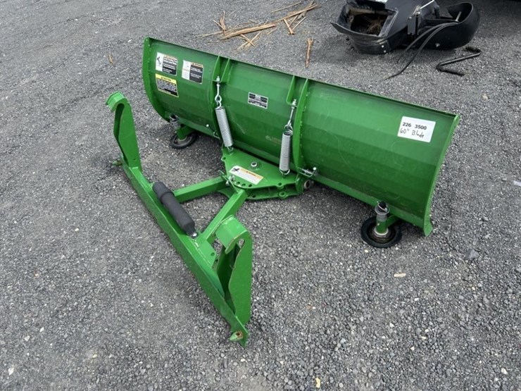 john-deere-1025r-image-1