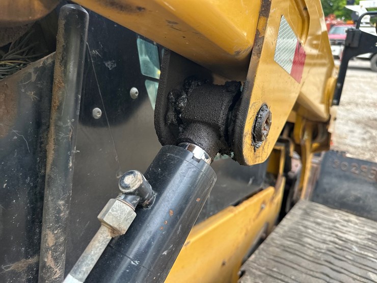 caterpillar-287d-image-15