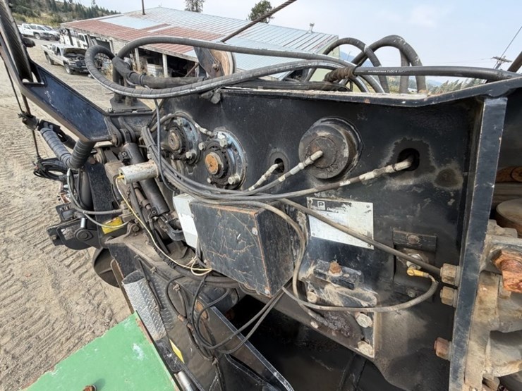 2011-deere-2454d-image-39