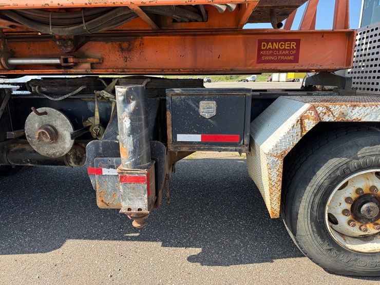 #2470-•-2002-tor-truck-dr-4280-crane-truck-image-15