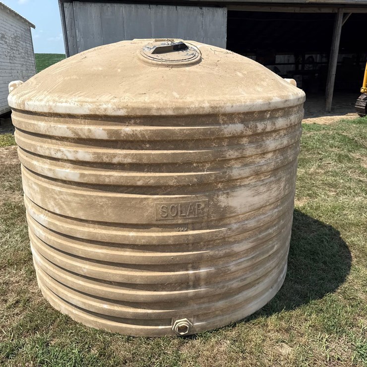 1200 gallon poly tank