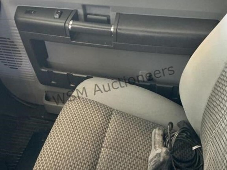 2014-ford-f550-image-24