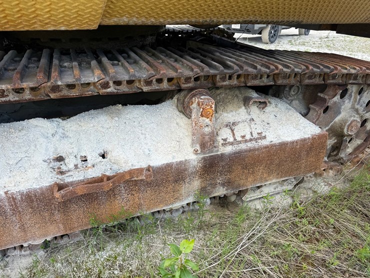 caterpillar-235b-image-47