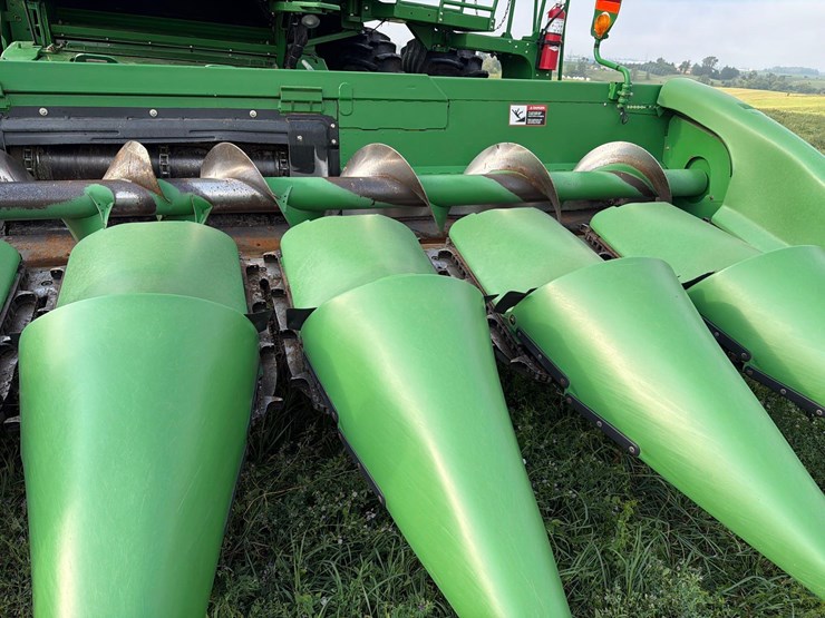 2009-john-deere-608c-image-44