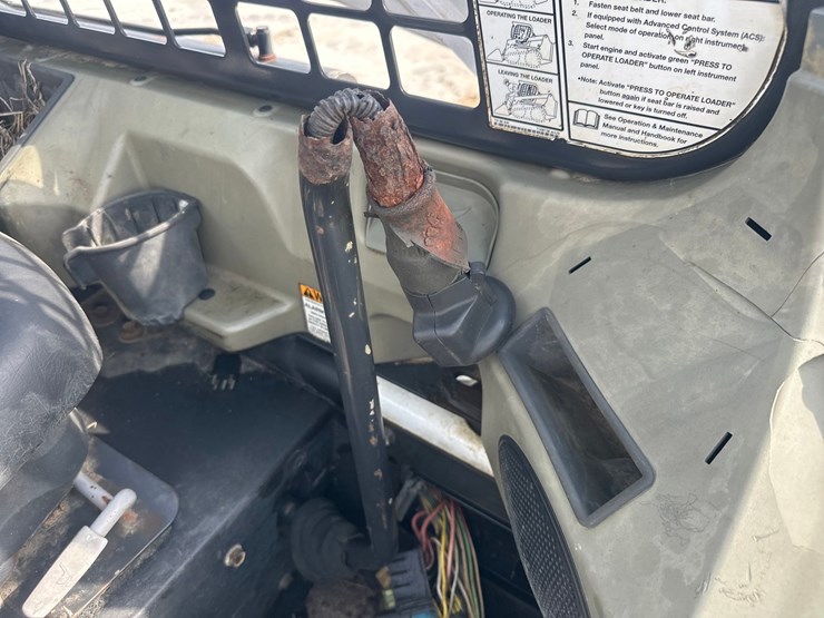 2014-bobcat-t550-image-30