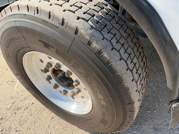 2019-kenworth-t800-image-28