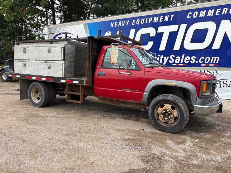 2000-gmc-3500-image-7