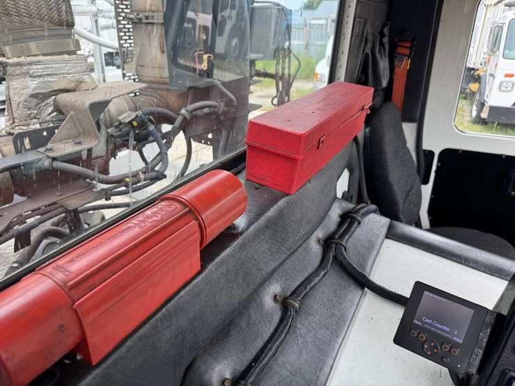 2015-mack-leu613-image-60
