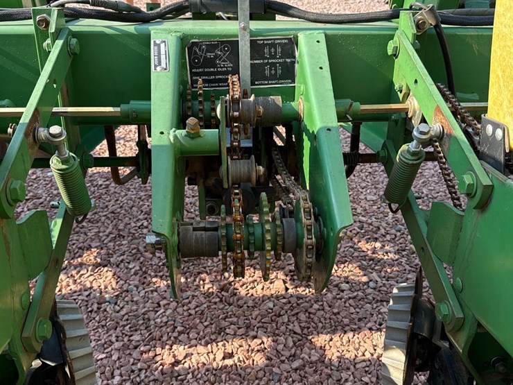 john-deere-7000-image-47