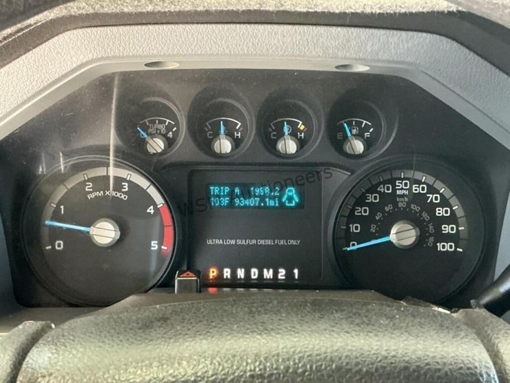 2016-ford-f550-image-17