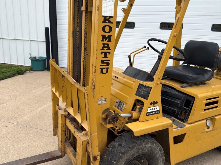 komatsu-fg25-propane-forklift-image-10