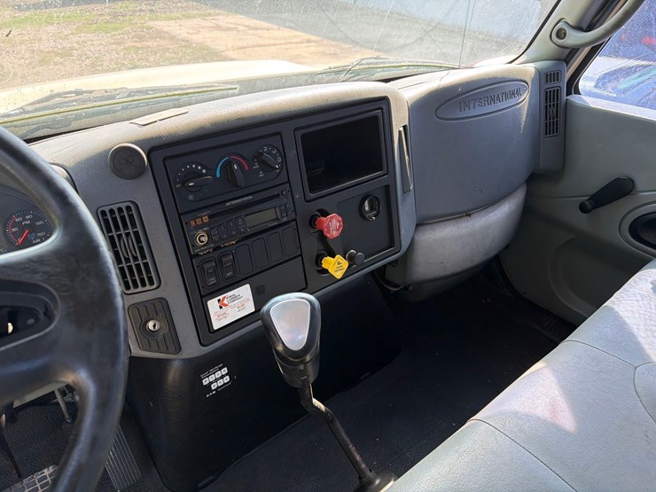 2003-international-durastar-4400-image-41