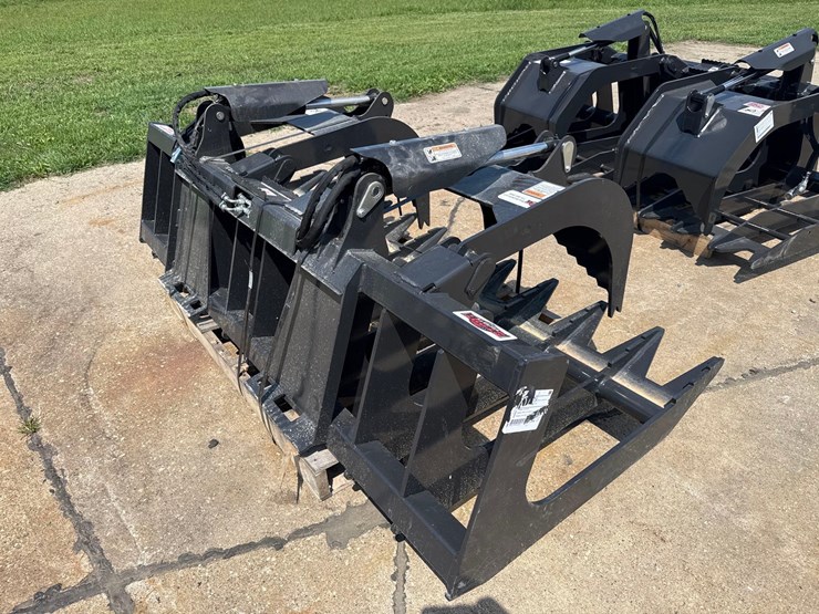new-stout-84-inch-brush-skidloader-grapple-bucket-image-2