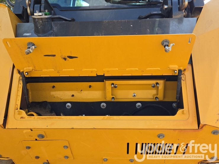 2018-deere-850k-lgp-image-34