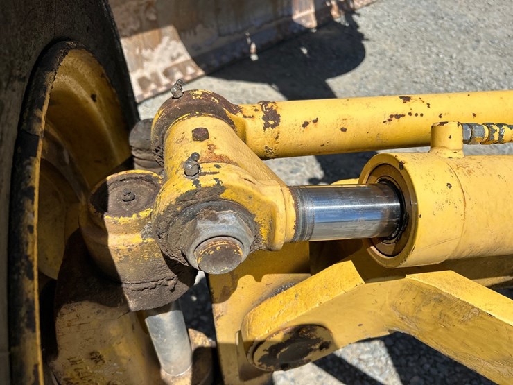 komatsu-gd650a-image-11
