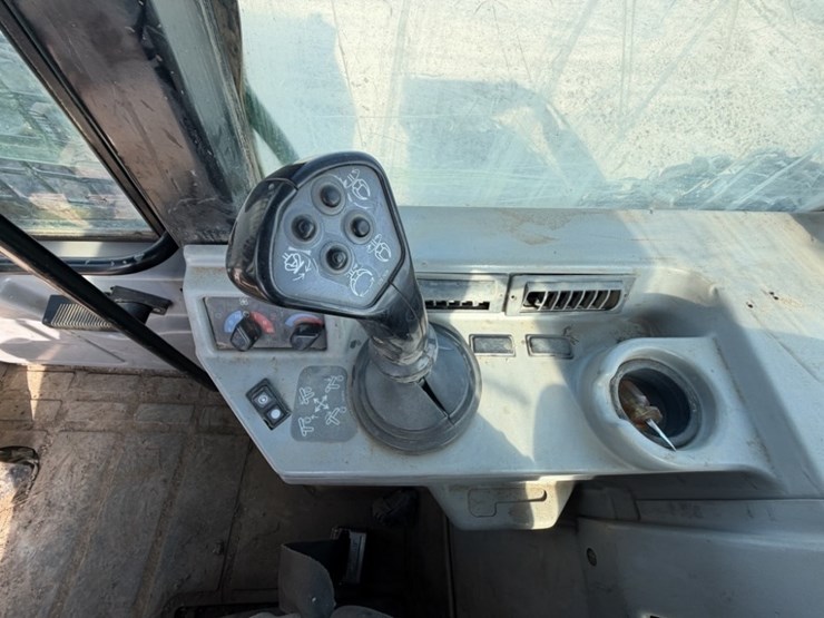 2002-caterpillar-525b-image-46