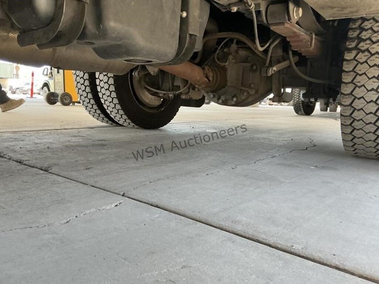2016-ford-f550-image-25