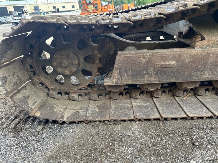 caterpillar-225d-lc-image-80