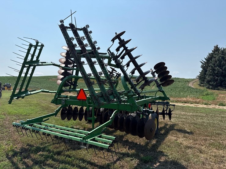 john-deere-230-image-4