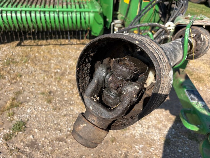 john-deere-338-image-9