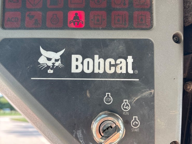 2008-bobcat-s250-image-42