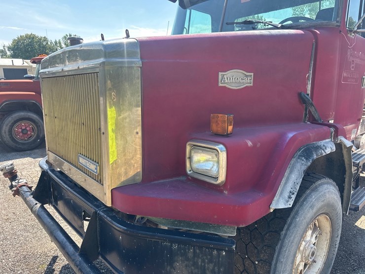 #2639-•-white-gmc-cab-and-chassis-image-9