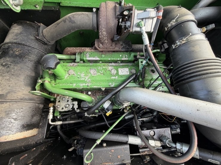 2011-deere-2454d-image-46