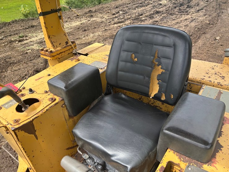 caterpillar-d4h-image-43