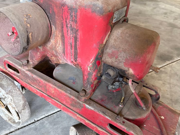 international-harvester-lb-gas-engine-image-6