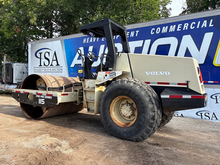 #2795-•-volvo-pro-pac-115-single-drum-compactor-image-3