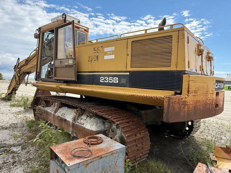 caterpillar-235b-image-5