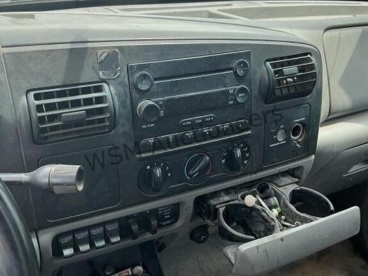 2006-ford-f450-image-17