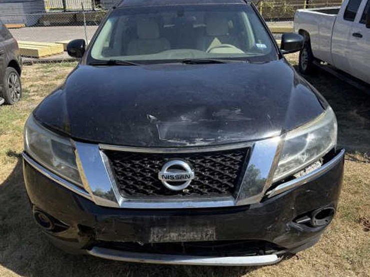 2015-nissan-pathfinder-image-2