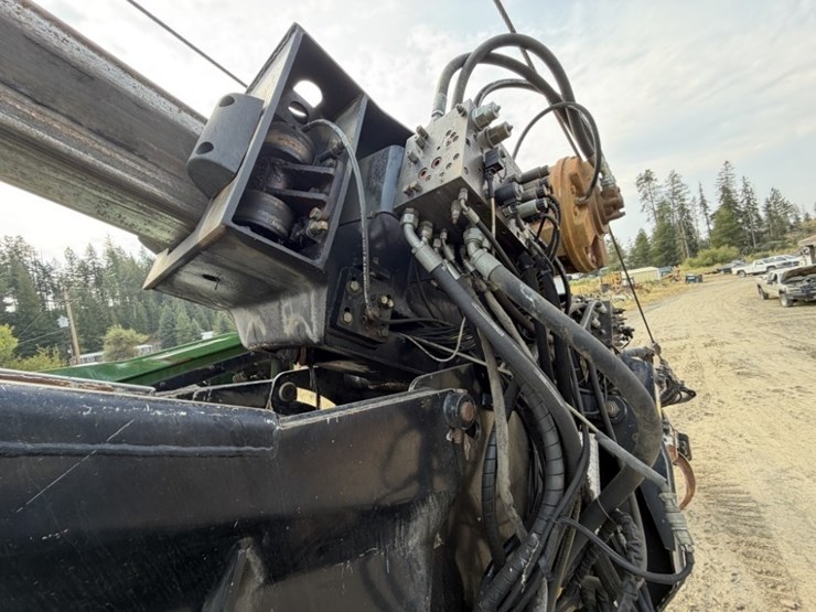2011-deere-2454d-image-37
