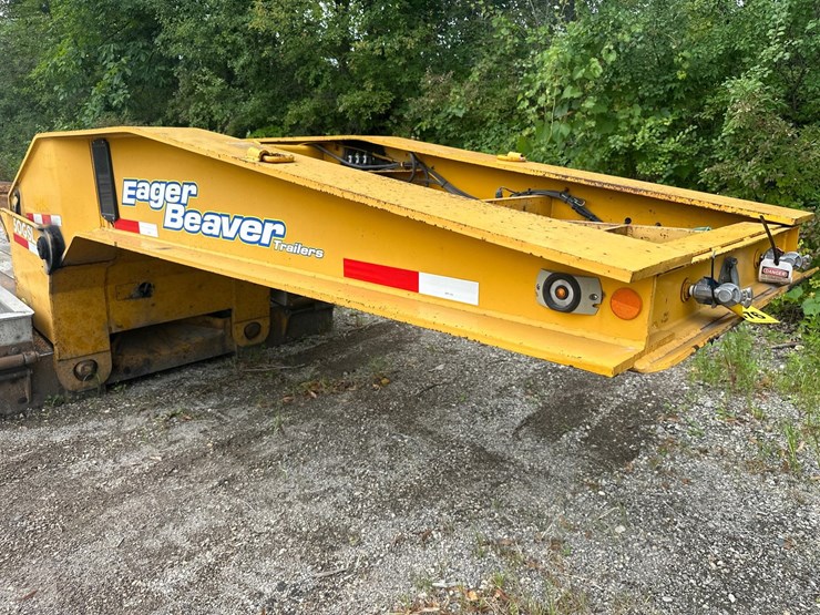 #2676-•-eager-beaver-tri-axle-lowboy-trailer-image-7