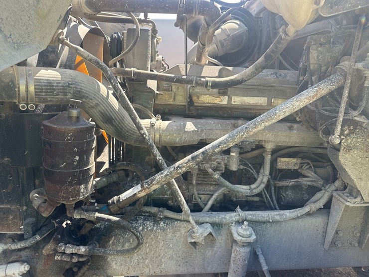#2639-•-white-gmc-cab-and-chassis-image-41