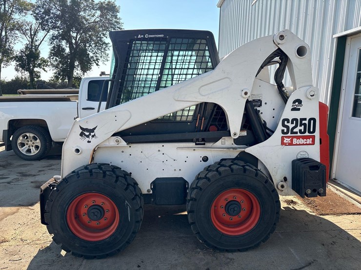 2008-bobcat-s250-image-2