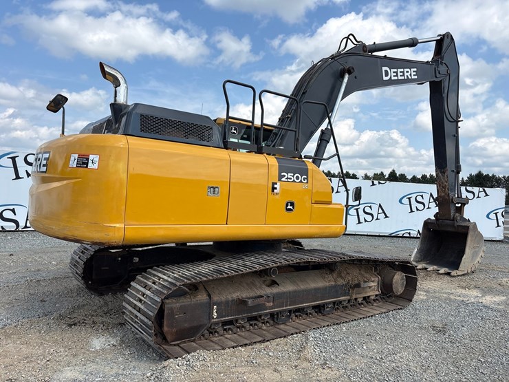 deere-250g-lc-image-5