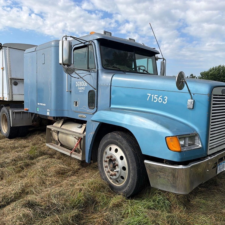 2000 FREIGHTLINER FLD120